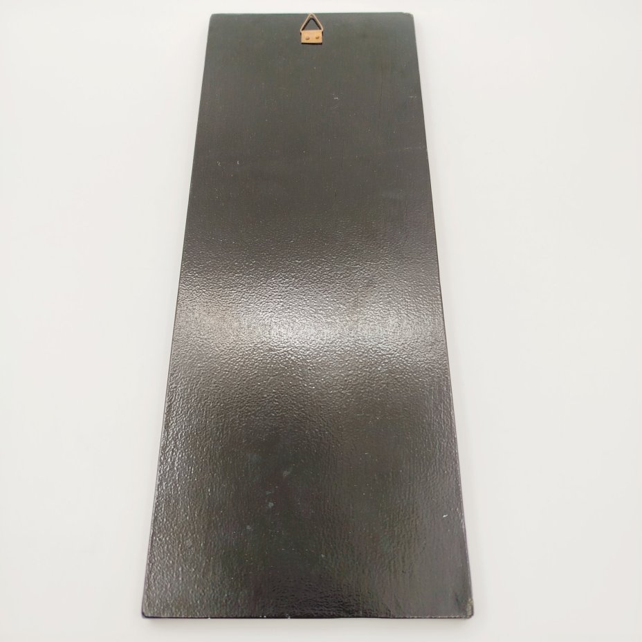 Панно настенное, украшенное изображением собирателя хвороста