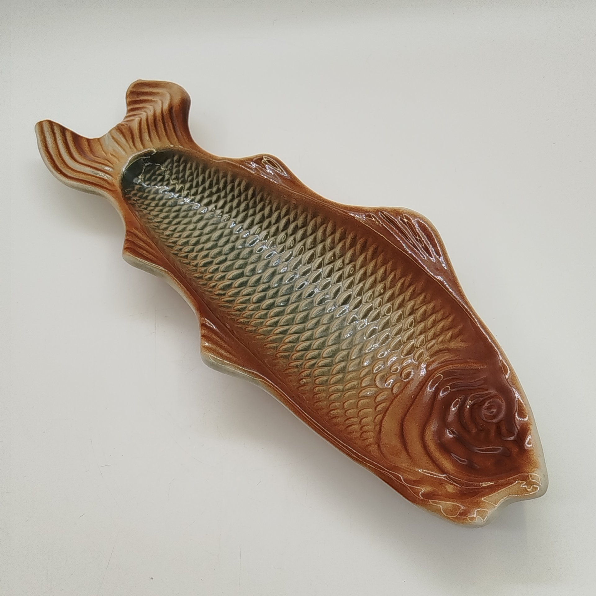 Селёдочница в форме рыбы