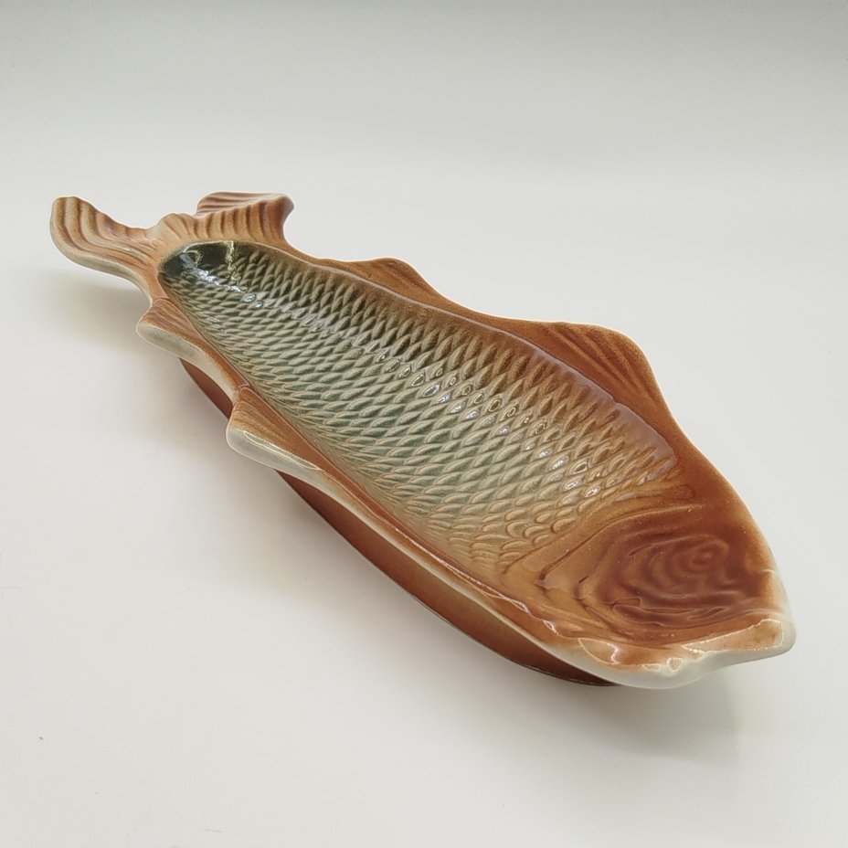 Селёдочница в форме рыбы