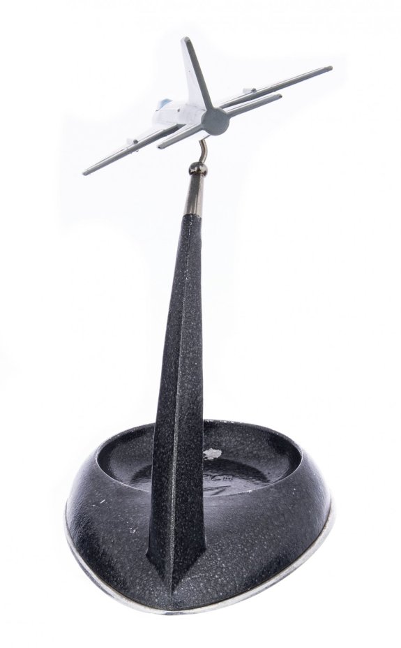 Пепельница с моделью самолета "Су-7", металл, пластик, СССР, 1970-1980 гг.