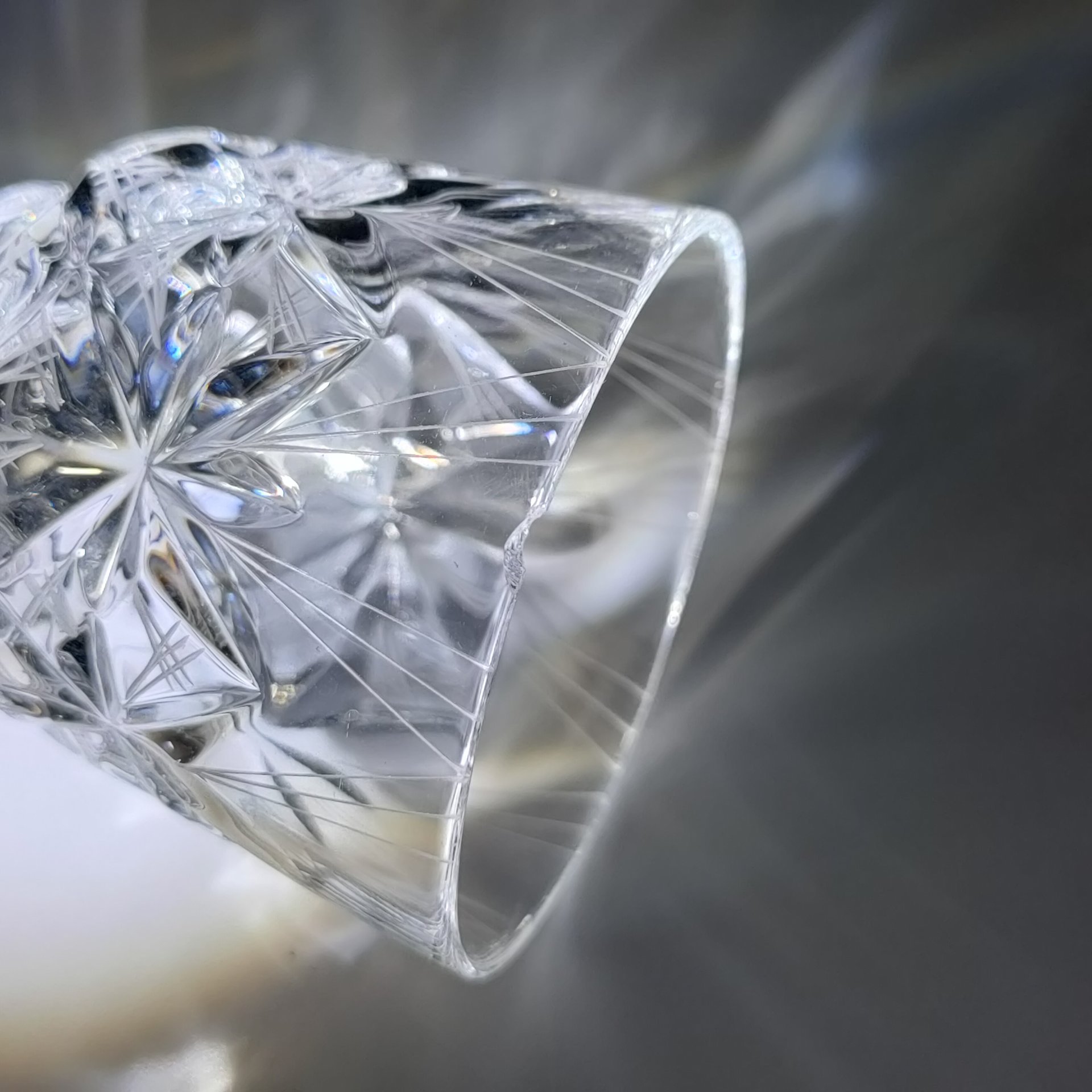 Набор из 5-ти рюмок "Комета", автор формы Е.В. Яновская, автор рисунка Х.М. Пыльд (Кяяр), хрусталь, алмазная грань, Ленинградский завод художественного стекла (ЛЗХС), СССР, 1970-1980 гг.