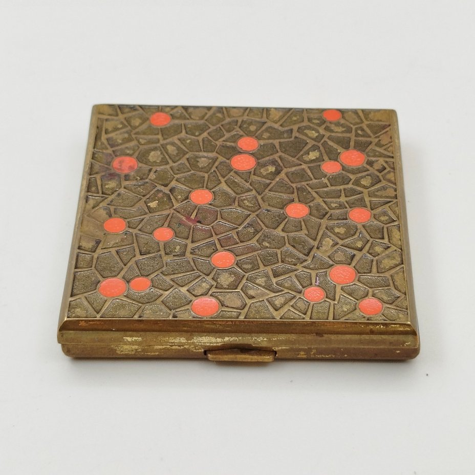 Пудреница винтажная квадратной формы