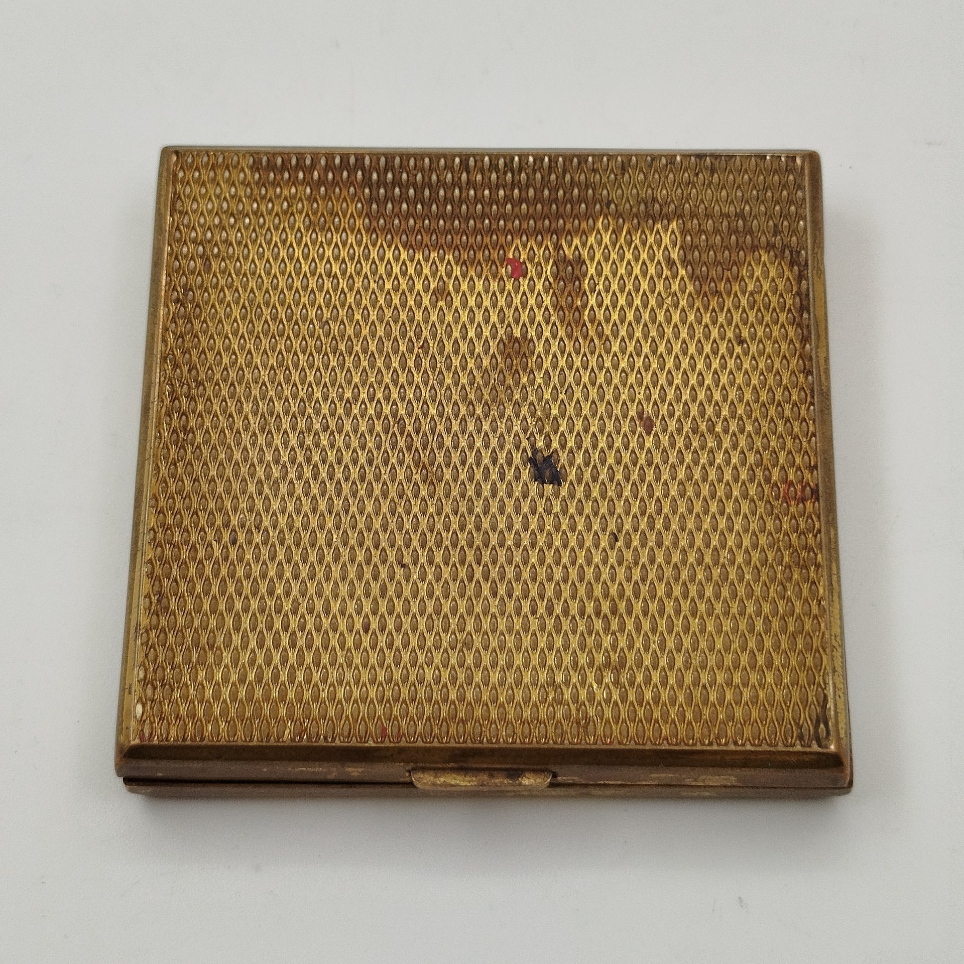 Пудреница винтажная квадратной формы