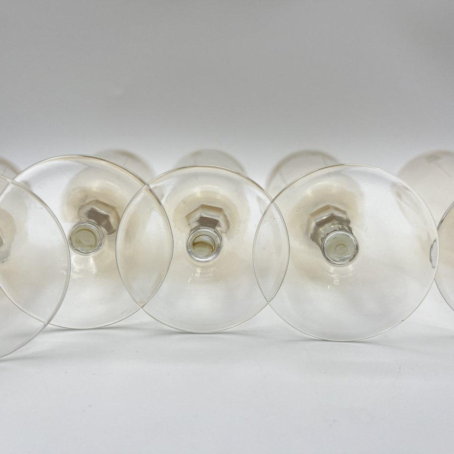 Набор из пяти фужеров жёлтого оттенка с лаконичным декором