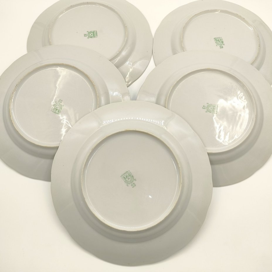 Набор обеденных тарелок "Шишки" на 5 персон, фарфор, люстр, роспись, золочение, Коростенский фарфоровый завод (КФЗ), Украина, 1997-2005 гг.