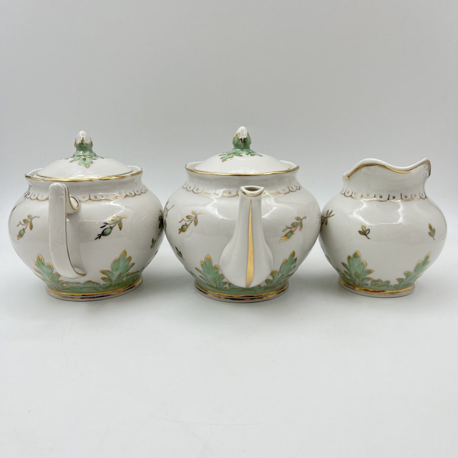 Сервиз чайный "Барбарис" (зеленый) на 5 персон (13 предметов), автор Е. П. Смирнов