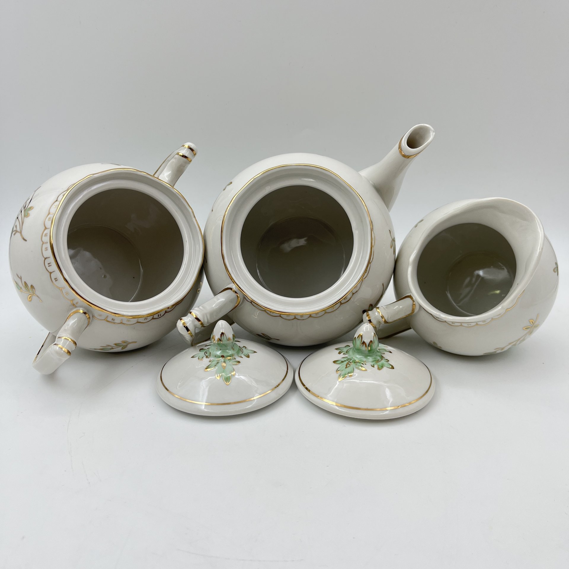 Сервиз чайный "Барбарис" (зеленый) на 5 персон (13 предметов), автор Е. П. Смирнов