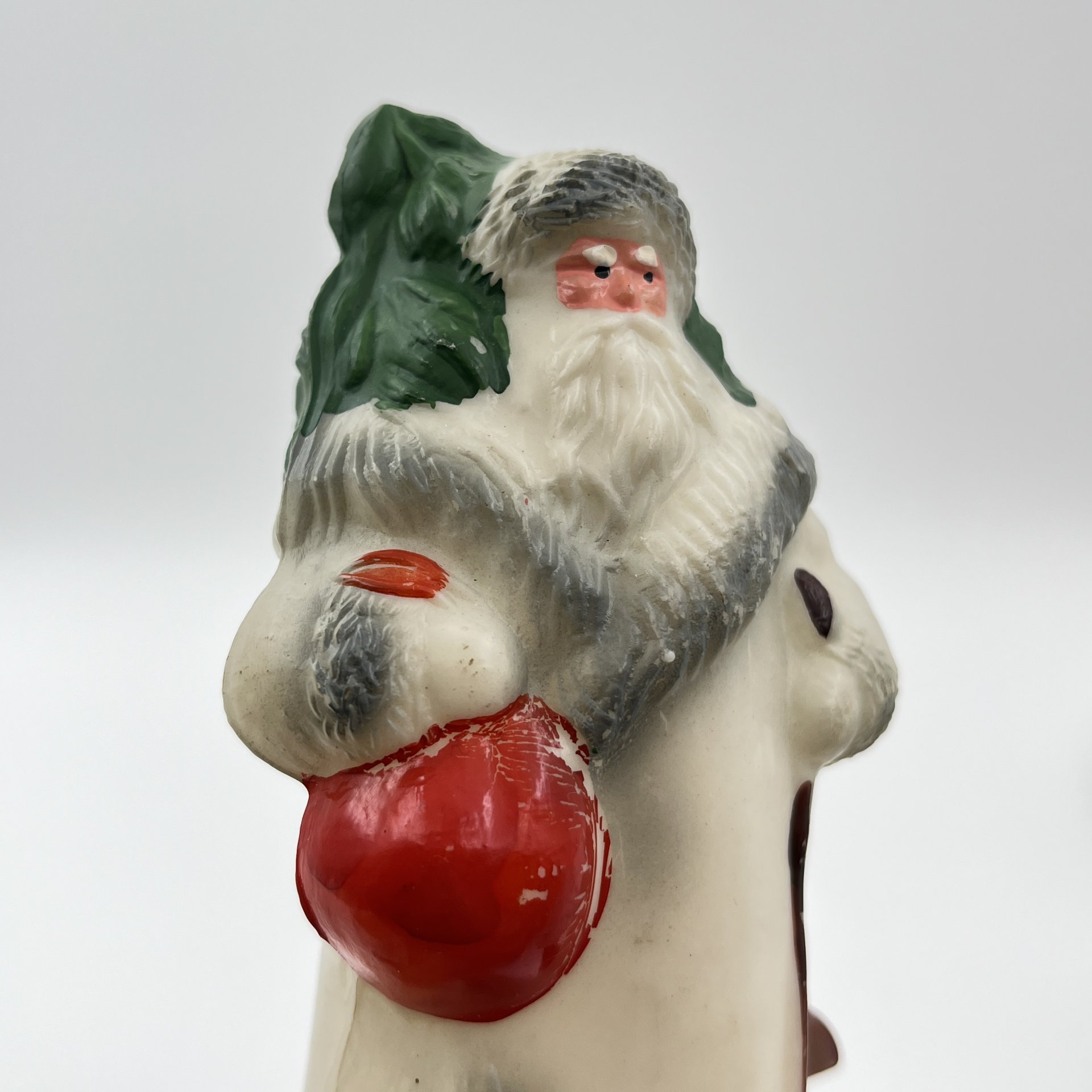 Игрушка новогодняя (под елку) "Дед мороз с подарками", пластик, роспись, СССР, 1960-1980 гг.