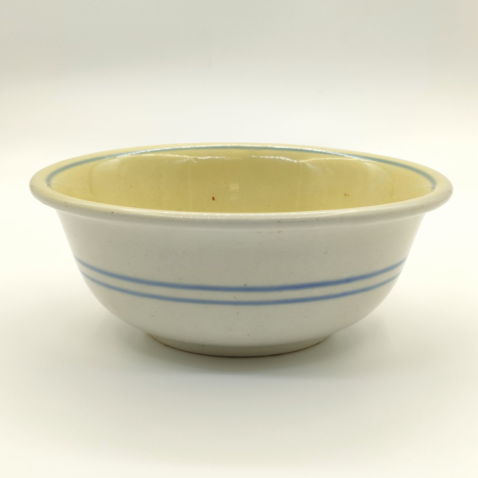 Салатник лимонного оттенка с линейным декором, фаянс, крытье, обводка, Кировский фаянсовый завод, СССР, 1967-1991 гг.