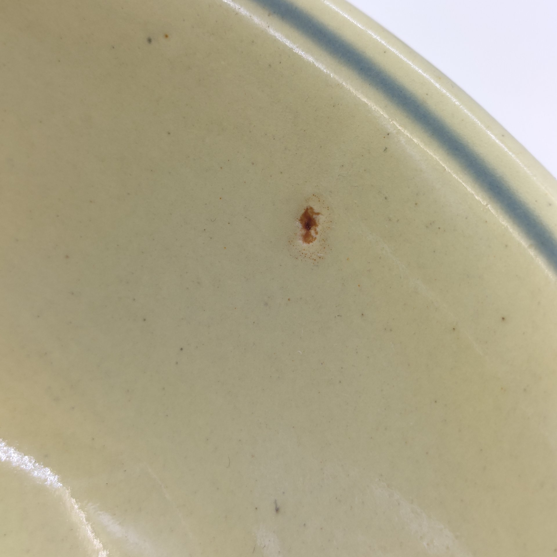 Салатник лимонного оттенка с линейным декором, фаянс, крытье, обводка, Кировский фаянсовый завод, СССР, 1967-1991 гг.