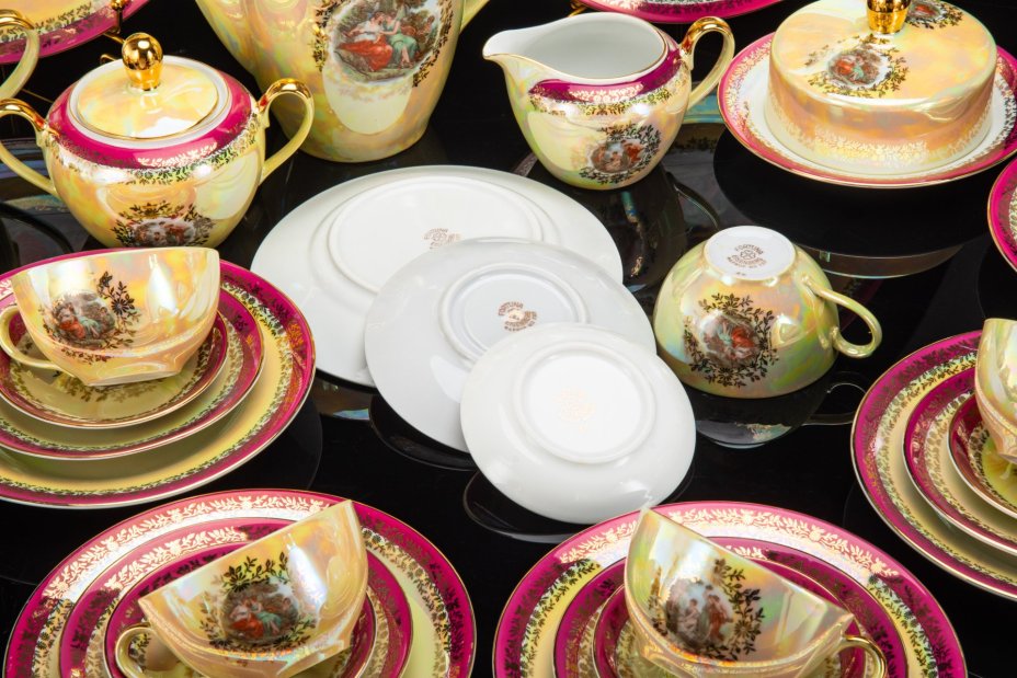 Сервиз чайный "Мадонна" на 9 персон (43 предмета), фарфор, деколь, люстр, золочение, Fortuna Eisenberg, ГДР, 1960-1973 гг.