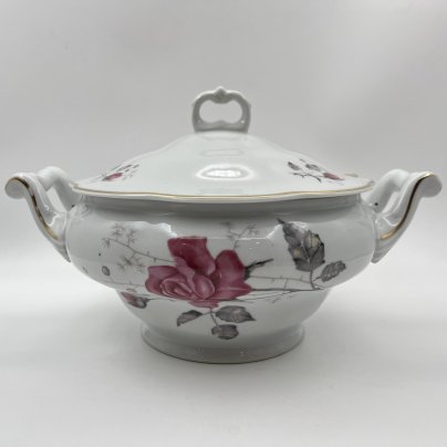 Супница, украшенная изображением розы, фарфор, деколь, золочение, Karolina (Фарфоровая мануфактура «Каролина», Польша), Польша, 1980-1990 гг.