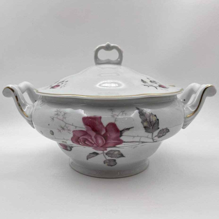 Супница, украшенная изображением розы, фарфор, деколь, золочение, Karolina (Фарфоровая мануфактура «Каролина», Польша), Польша, 1980-1990 гг.