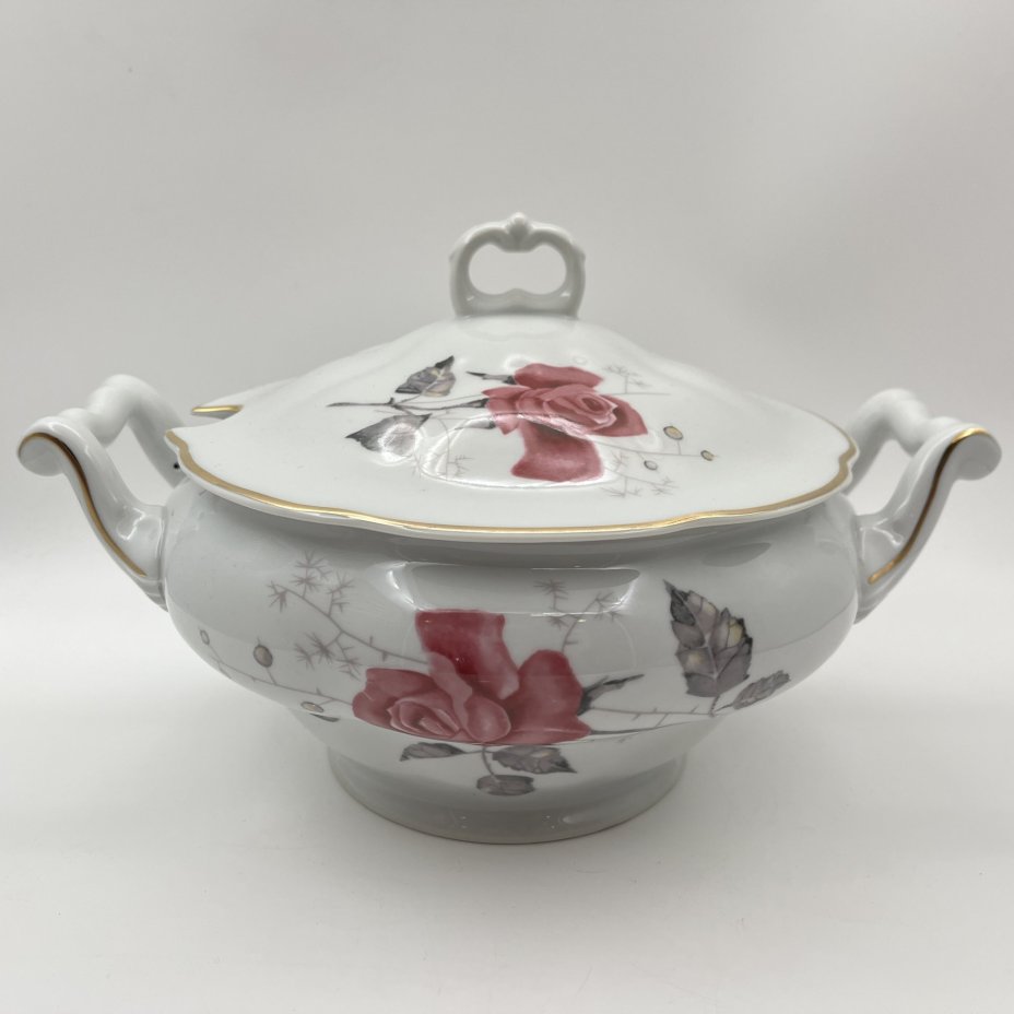 Супница, украшенная изображением розы, фарфор, деколь, золочение, Karolina (Фарфоровая мануфактура «Каролина», Польша), Польша, 1980-1990 гг.