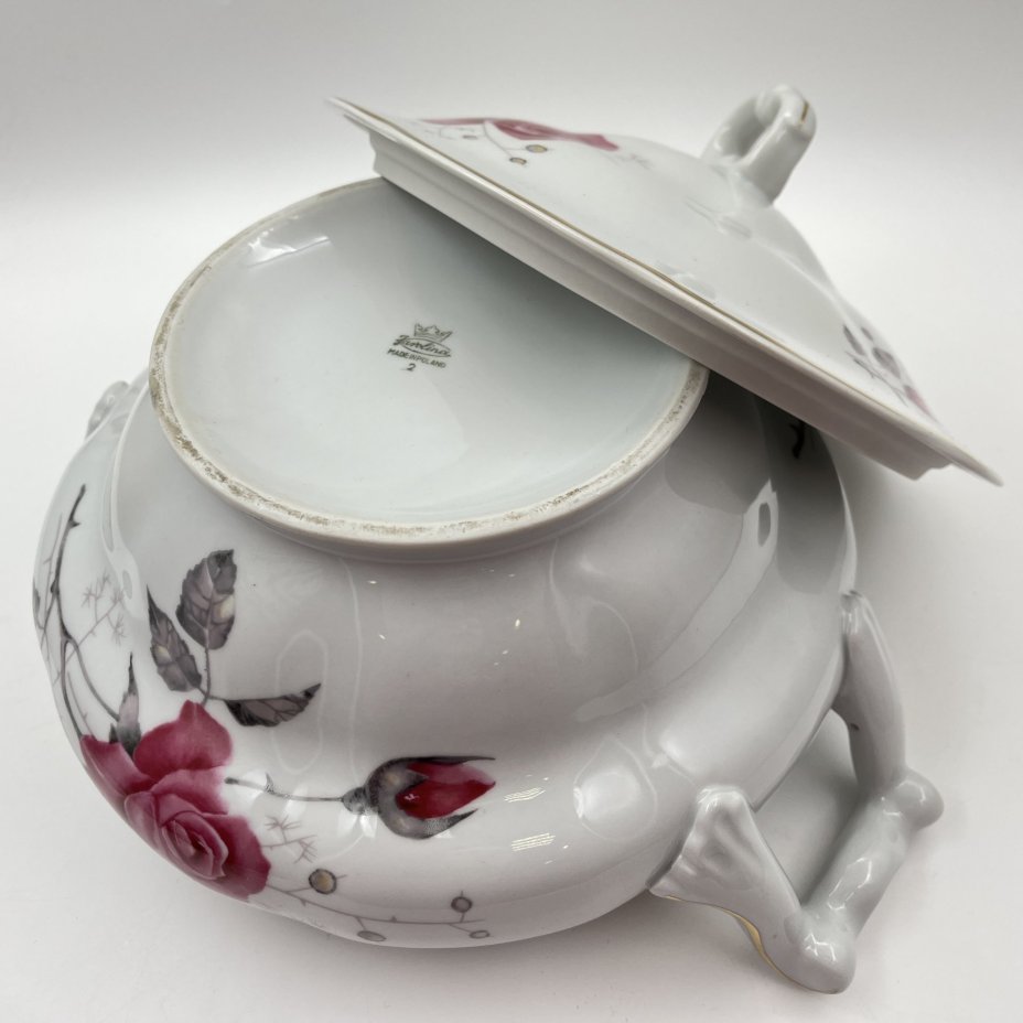 Супница, украшенная изображением розы, фарфор, деколь, золочение, Karolina (Фарфоровая мануфактура «Каролина», Польша), Польша, 1980-1990 гг.