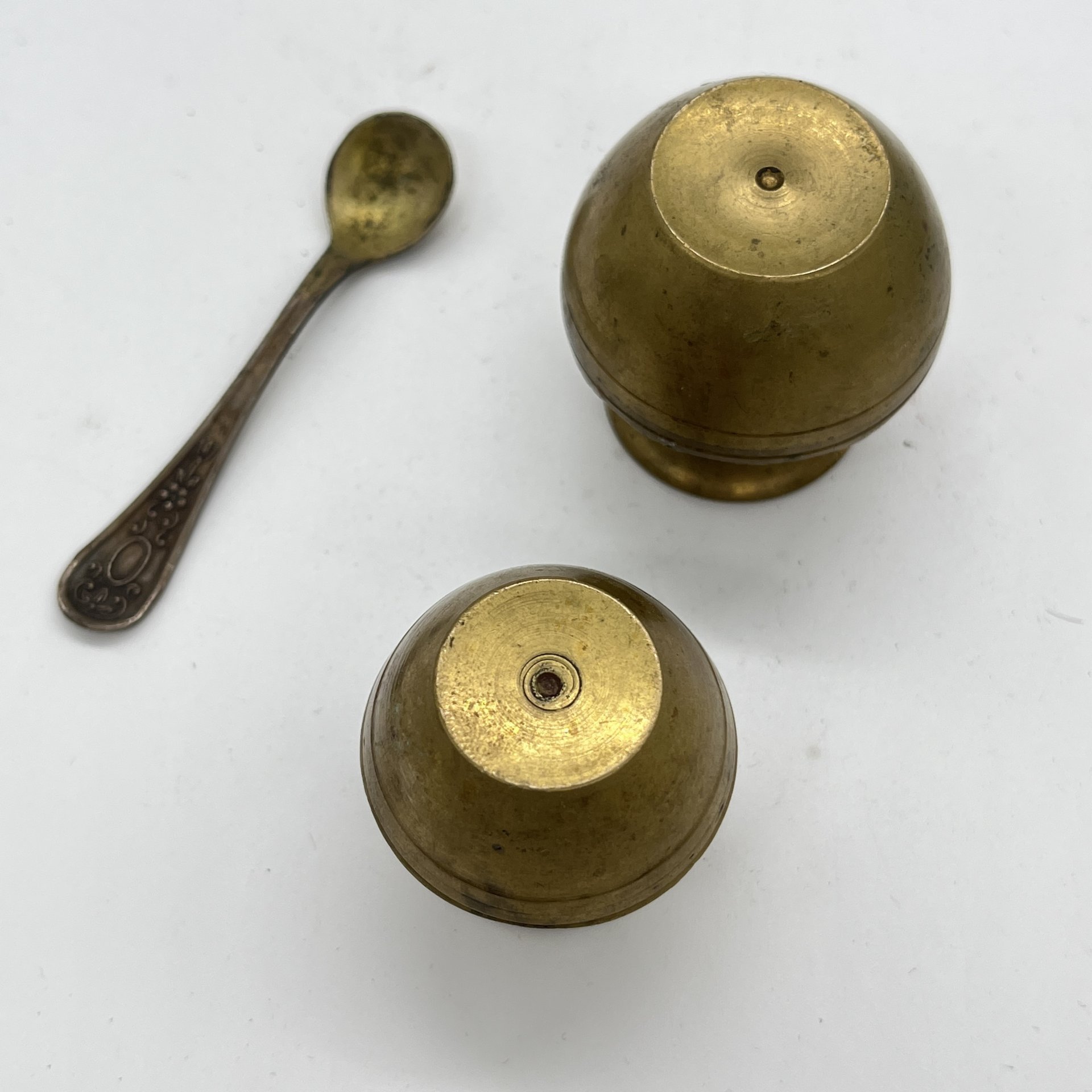 Две миниатюрные вазочки с ложечкой (подбор), латунь, Индия, 1970-1990 гг.