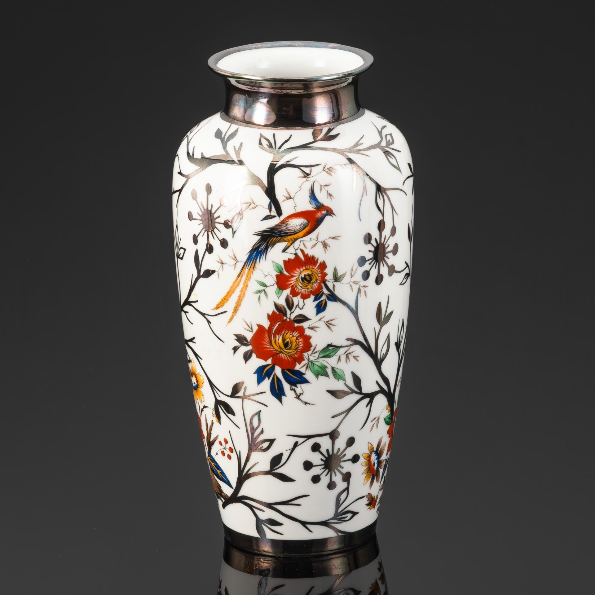 Ваза c cеребряным покрытием, украшенная изображением цветов и птиц, Bohemia JN Barcelona, фарфор, деколь, "silver overlay", Испания, 1960-1980 гг.