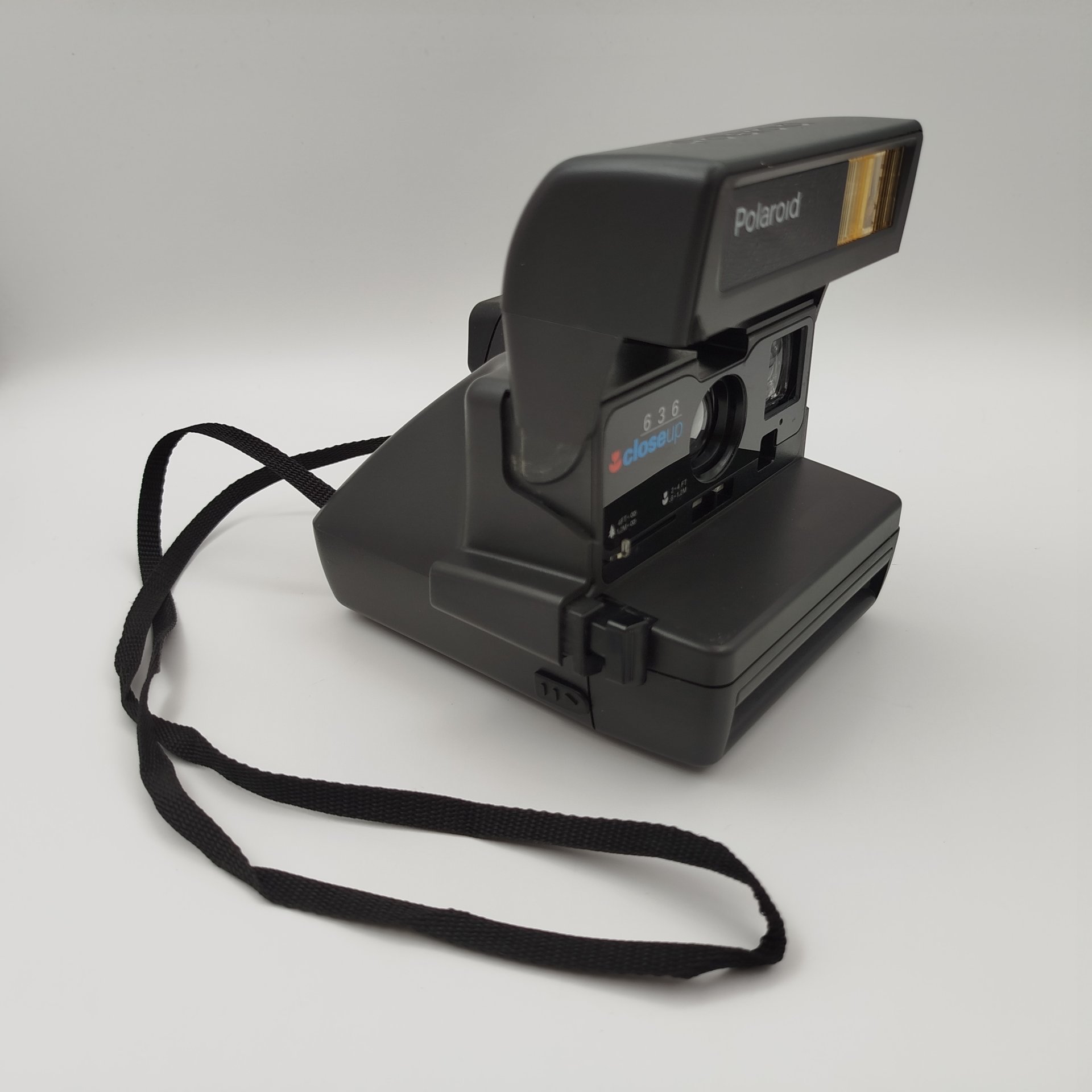 Фотоаппарат мгновенной печати "Polaroid 636 Close Up" в оригинальной коробке, пластик, картон, Polaroid, Великобритания, 1990-1994 гг.