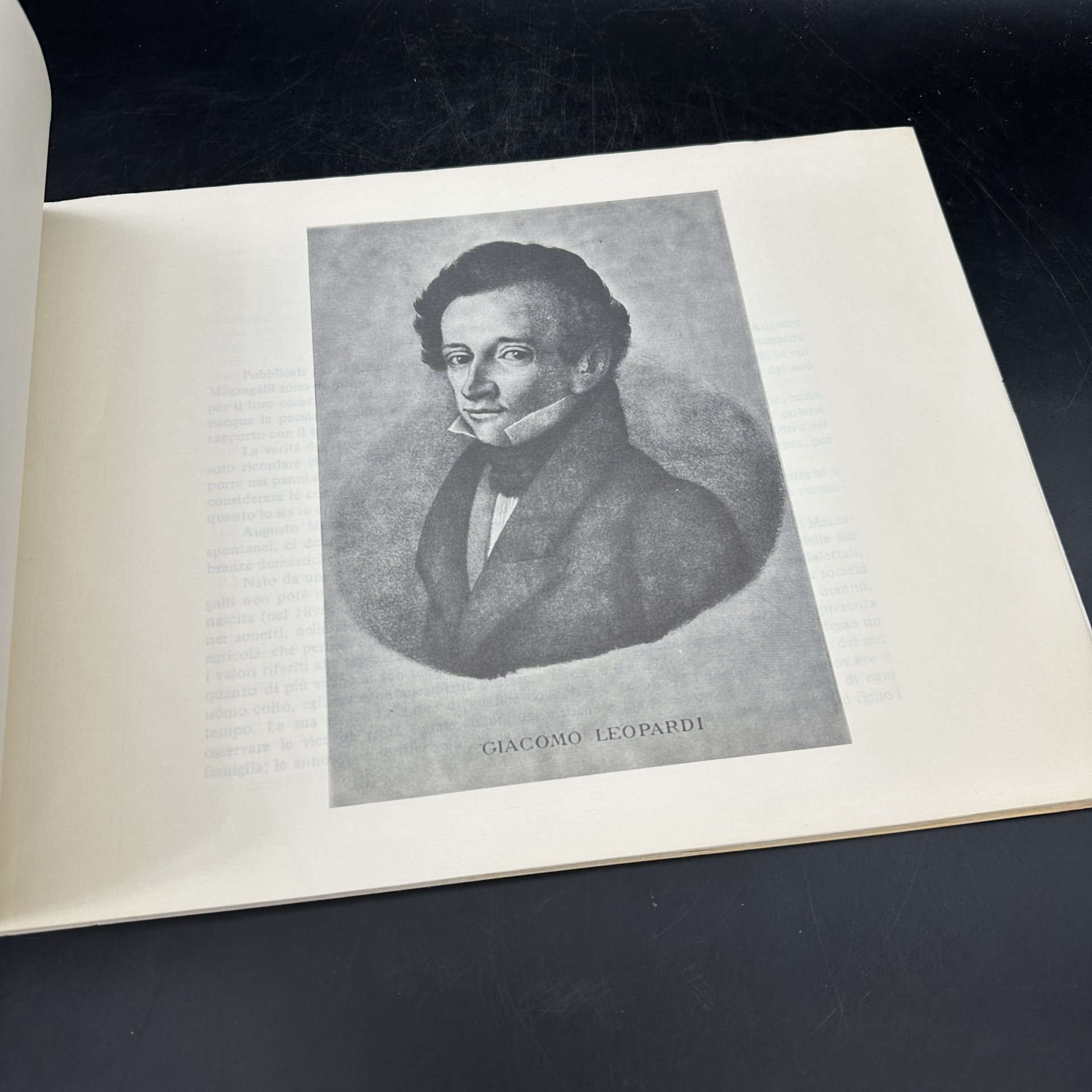 Альбом "La recanati di Giacomo Leopardi nelle opere di augusto mazzagalli" (на итальянском)