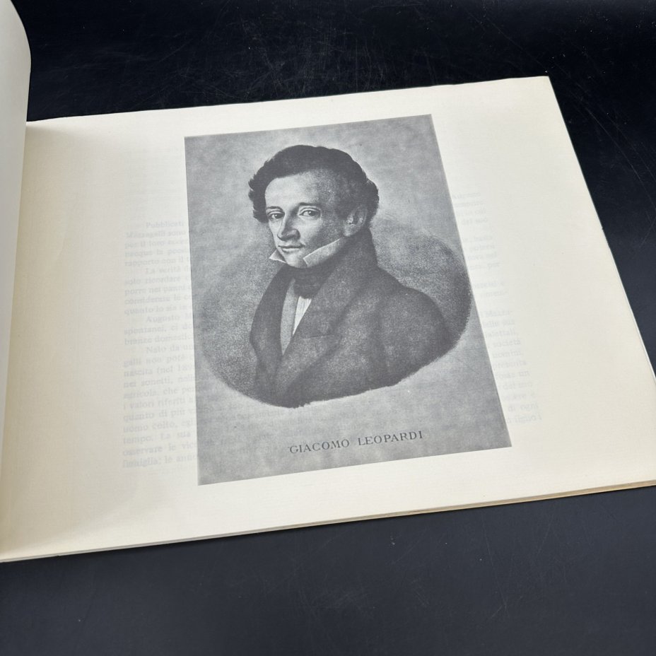 Альбом "La recanati di Giacomo Leopardi nelle opere di augusto mazzagalli" (на итальянском)