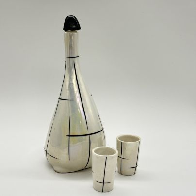 Набор для подачи крепких напитков штоф "Гусь" и 2 стопки, фарфор, люстр, Минский фарфорово-фаянсовый завод, СССР, 1965-1968 гг.