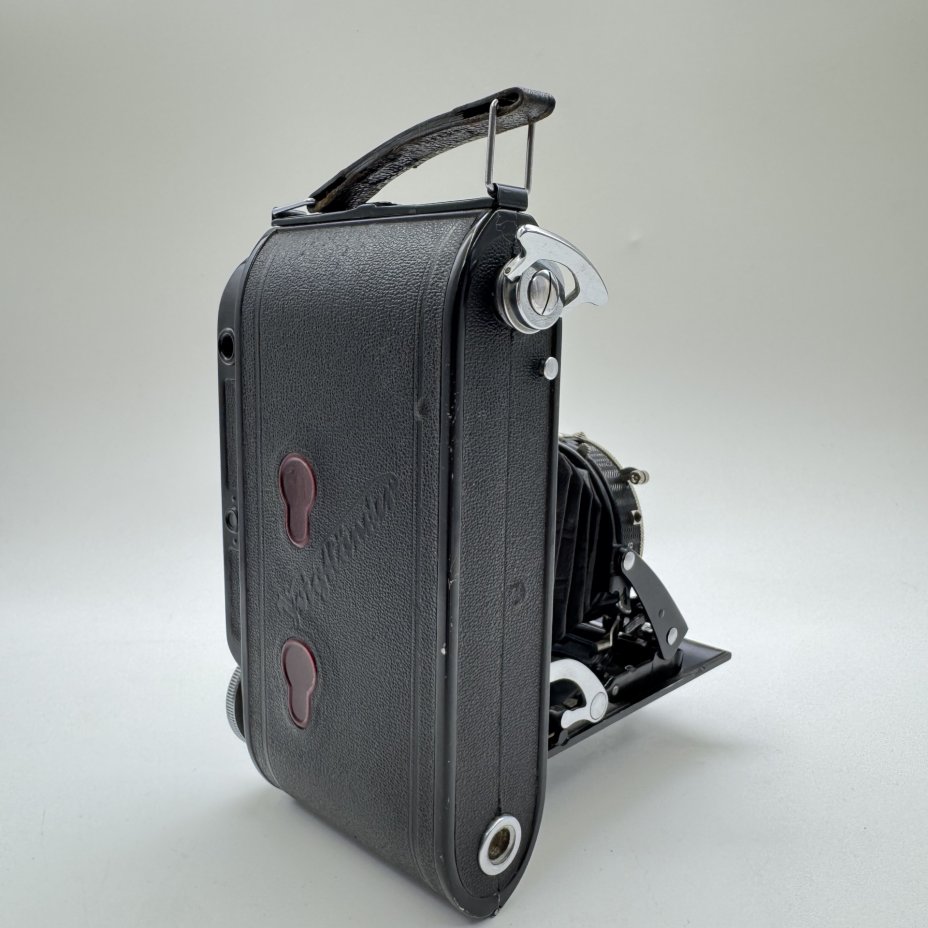 Фотоаппарат "Voigtlander Bessa RF" в кофре, не работает
