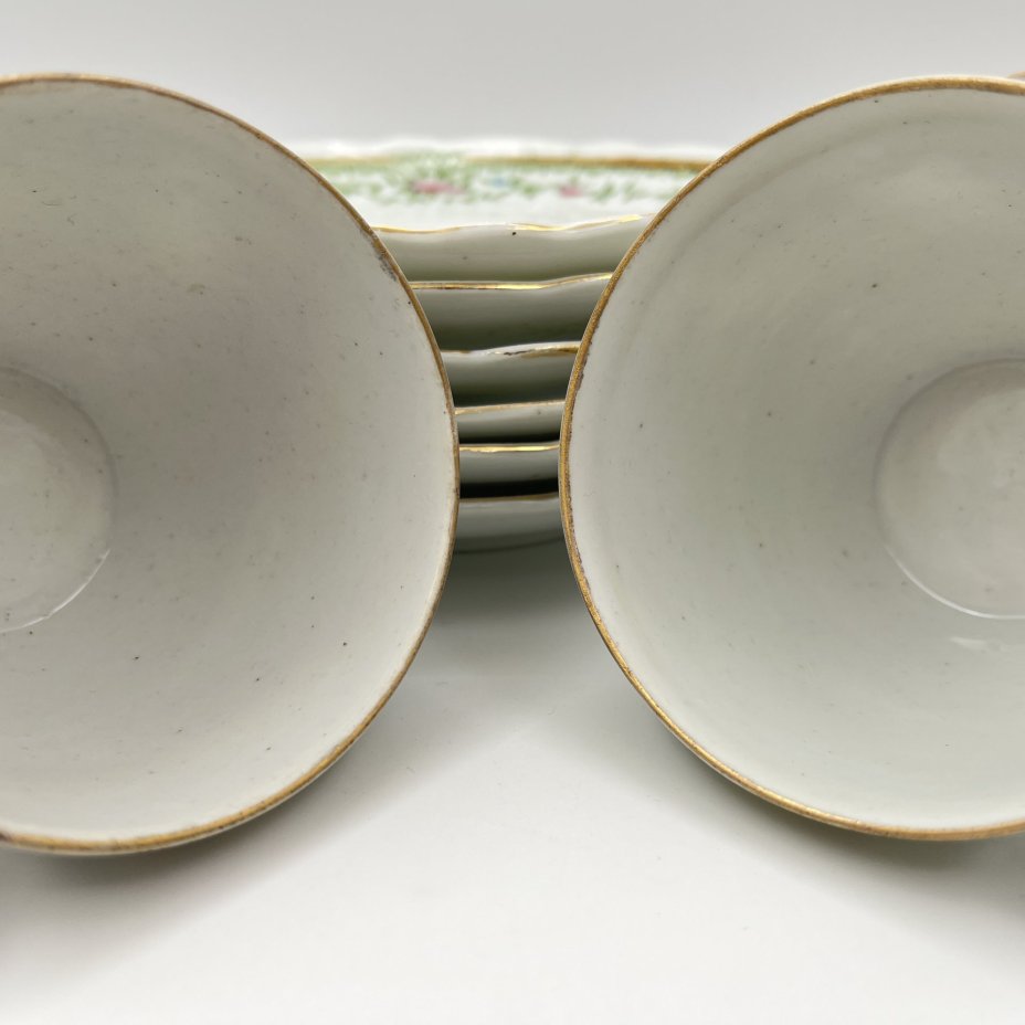 Набор из 4-х чайных пар и двух блюдец в стиле ар-нуво, фарфор, деколь с подрисовкой, золочение, Западная Европа, 1900-1930 гг.