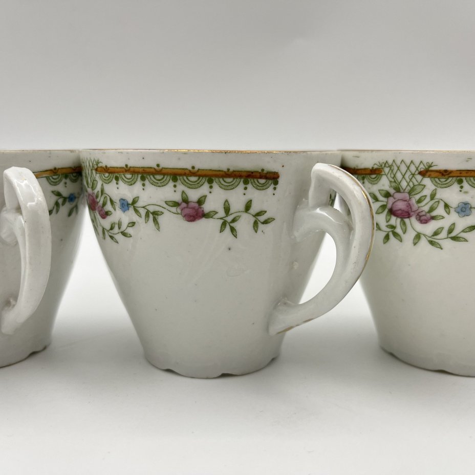 Набор из 4-х чайных пар и двух блюдец в стиле ар-нуво, фарфор, деколь с подрисовкой, золочение, Западная Европа, 1900-1930 гг.