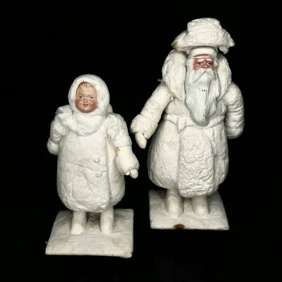 Пара подставных игрушек (под ёлку) "Дед Мороз" и "Снегурочка",  Киевская фабрика игрушек "Победа", вата, бумага, папье-маше, роспись, дерево, СССР, 1960-1970 гг.