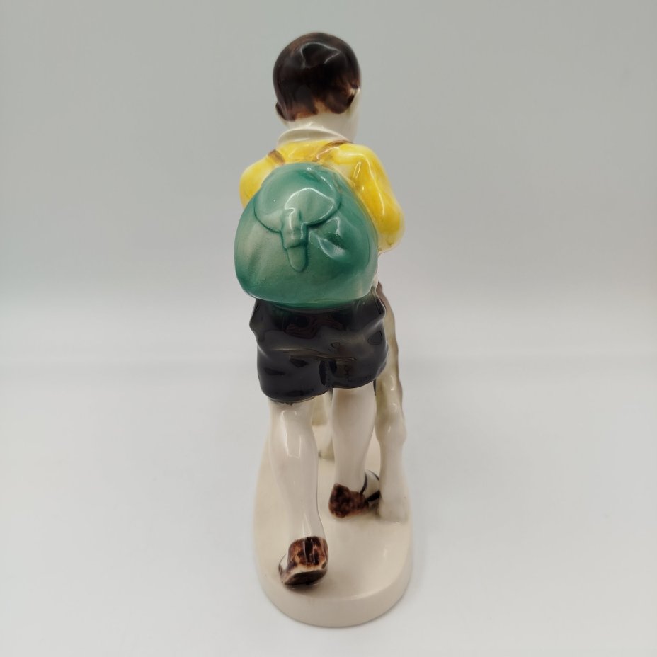 Статуэтка "Мальчик с осликом", фаянс, аэрография, Hertwig & Co., Германия, 1941-1958 гг.