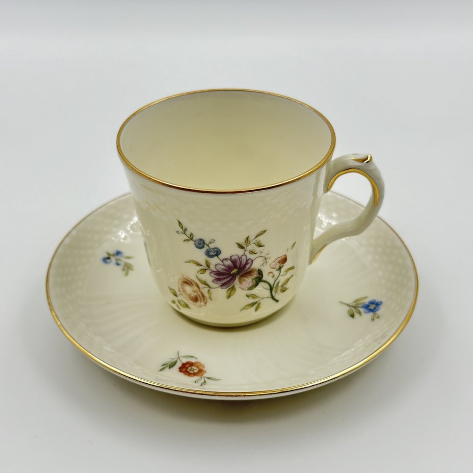 Пара кофейная с цветочным декором, фарфор, деколь, золочение, Royal Copenhagen, Дания, 1951-1952 гг., Royal Copenhagen