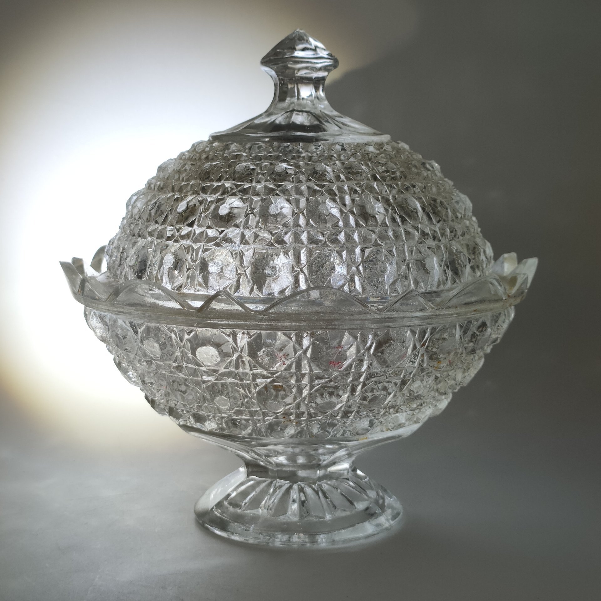 Конфетница "Шапка Мономаха", стекло, пресс, СССР, 1970-1990 гг.