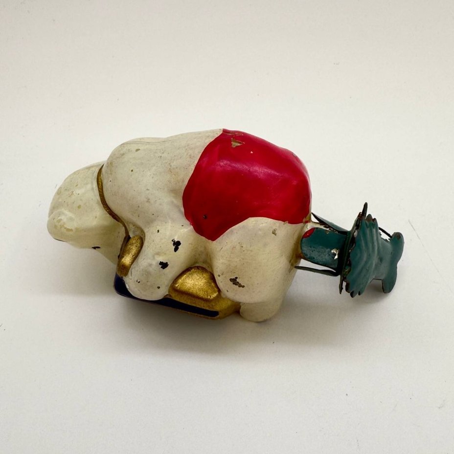 Игрушка елочная на прищепке "Медведь с гармошкой", стекло, роспись, Завод стеклянных ёлочных украшений и оптических изделий, г. Москва, СССР, 1950-1960 гг.