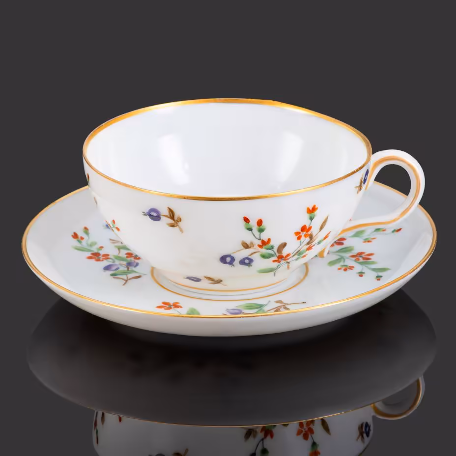 Пара кофейная, украшенная цветочным декором, Royal Copenhagen