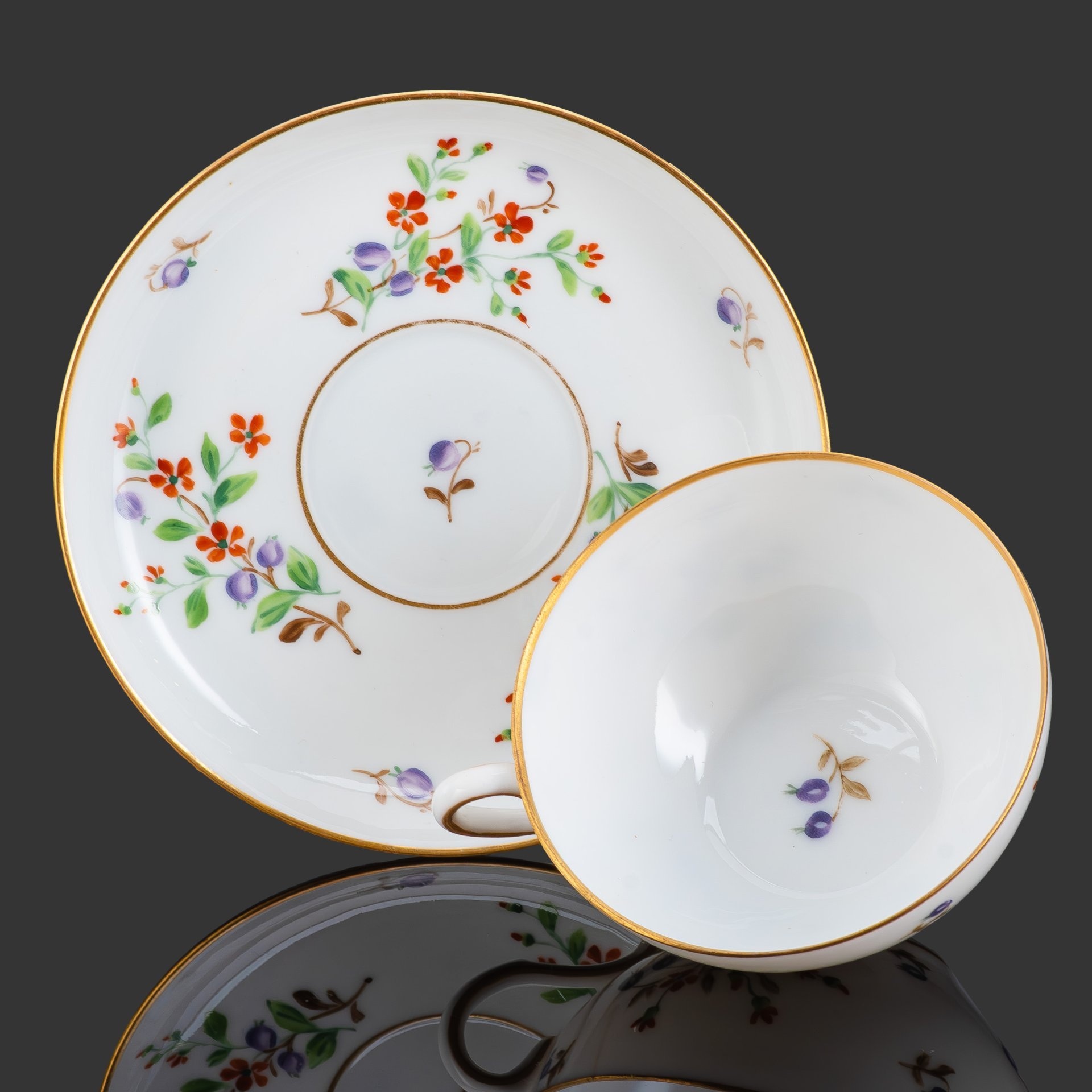 Пара кофейная, украшенная цветочным декором, Royal Copenhagen