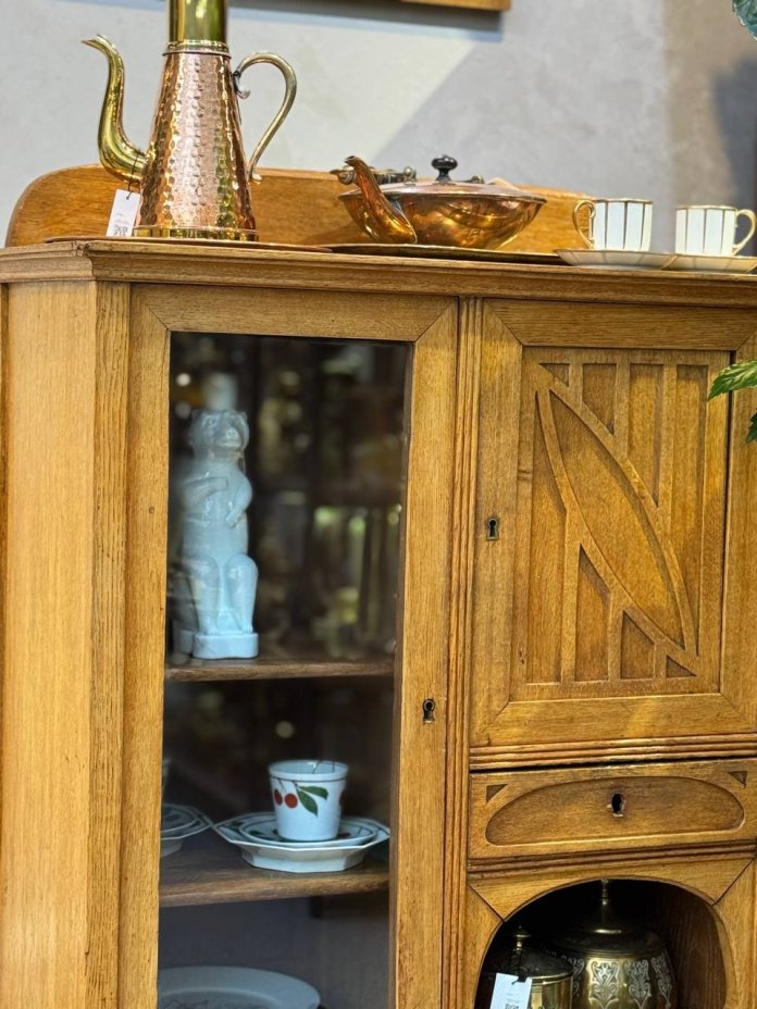 Шкаф (буфет) в стиле Модерн