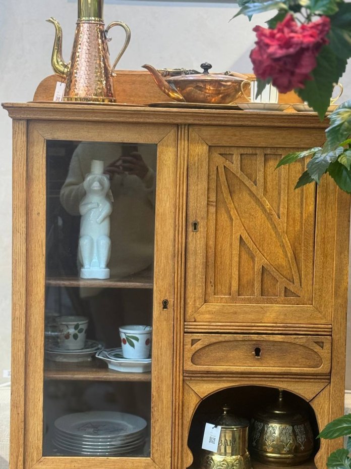 Шкаф (буфет) в стиле Модерн