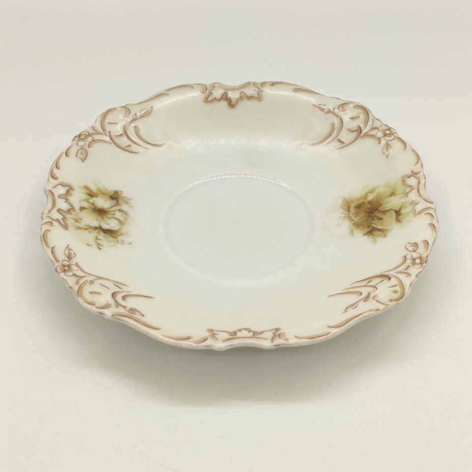 Блюдце с цветочным рельефным декором, Old Ivory, фарфор, деколь с подрисовкой, Hermann Ohme, Германия, 1883-1930 гг., Hermann Ohme
