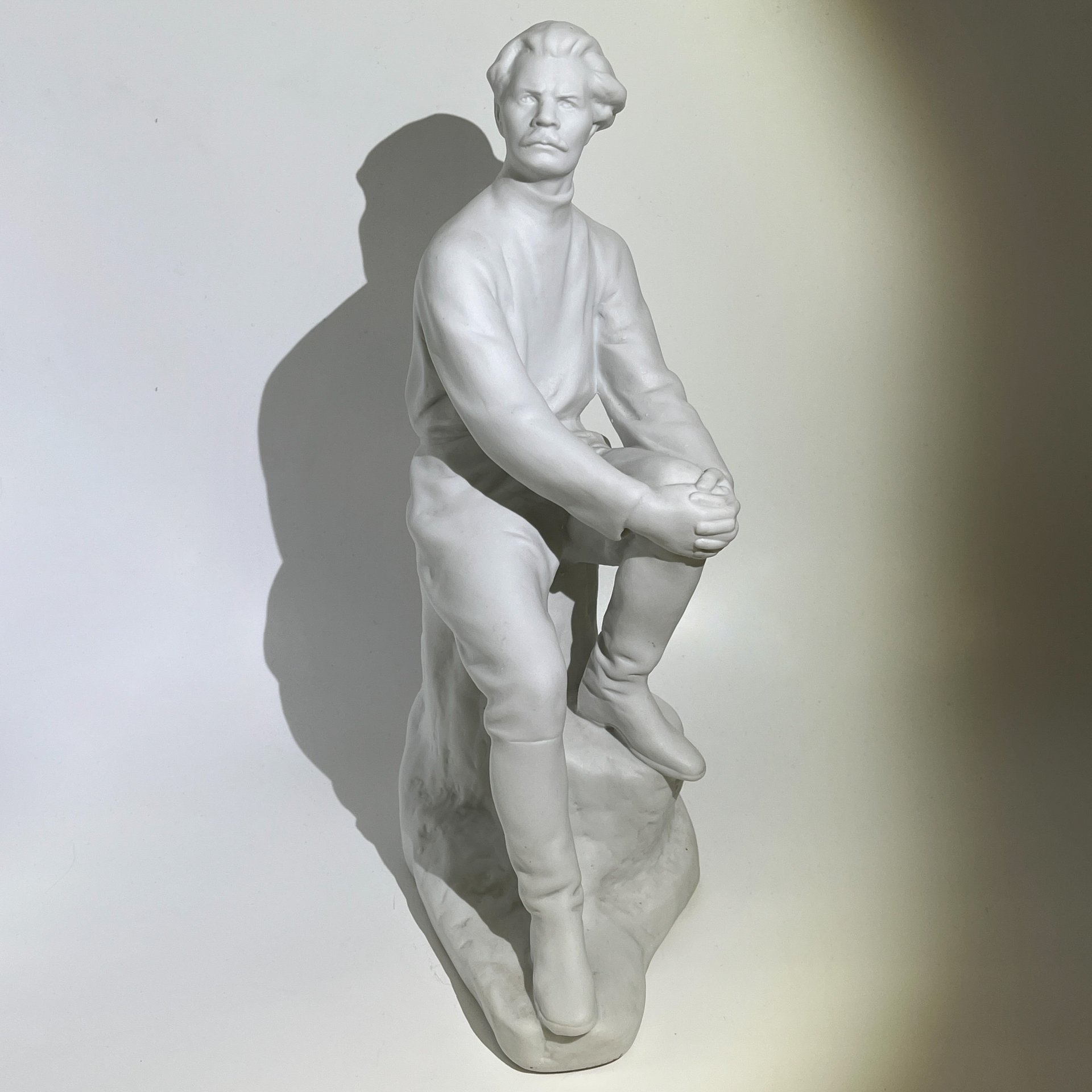 Статуэтка "Максим Горький", автор В.Г. Стамов, бисквит, Ленинградский фарфоровый завод (ЛФЗ), СССР, 1950-1960 гг.