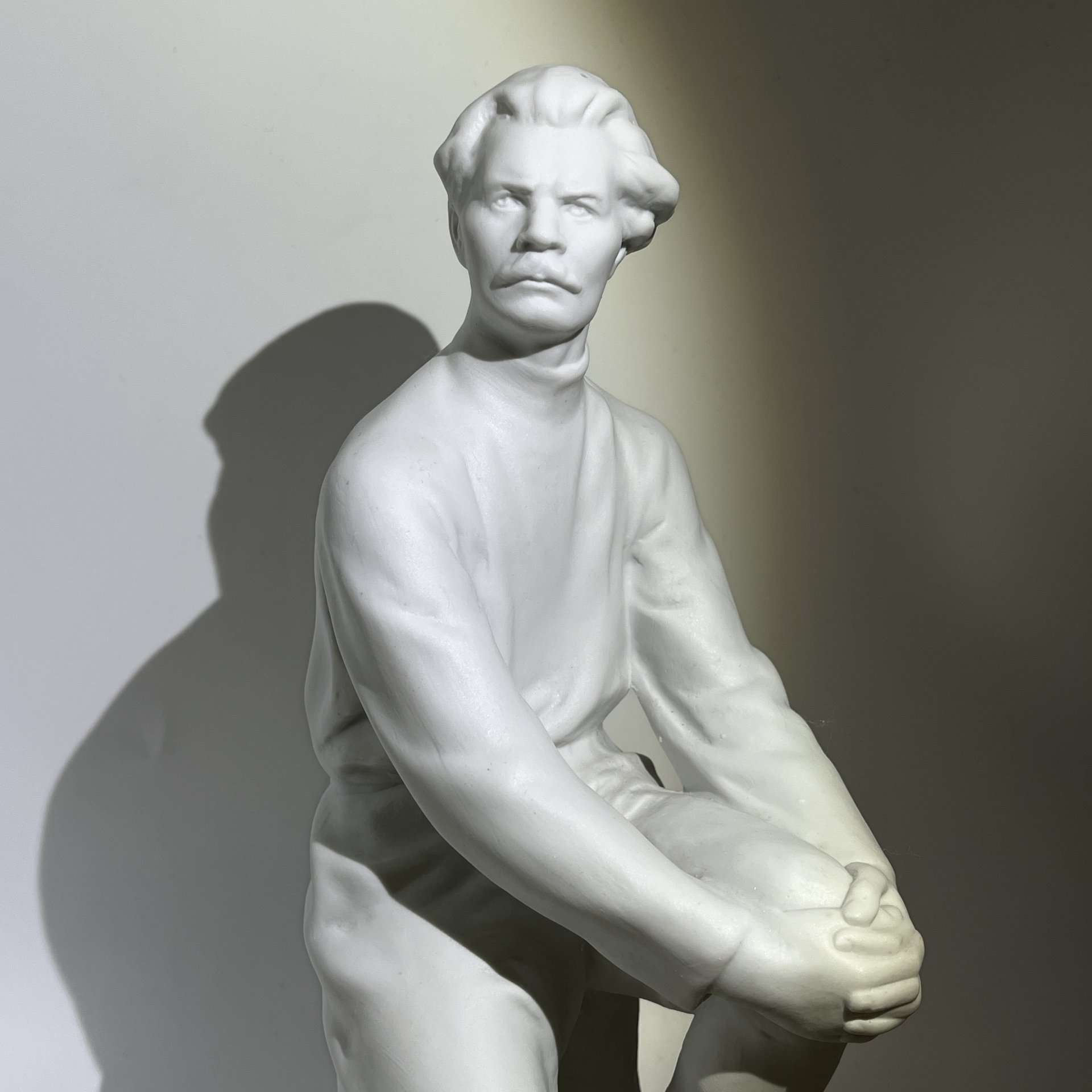 Статуэтка "Максим Горький", автор В.Г. Стамов, бисквит, Ленинградский фарфоровый завод (ЛФЗ), СССР, 1950-1960 гг.