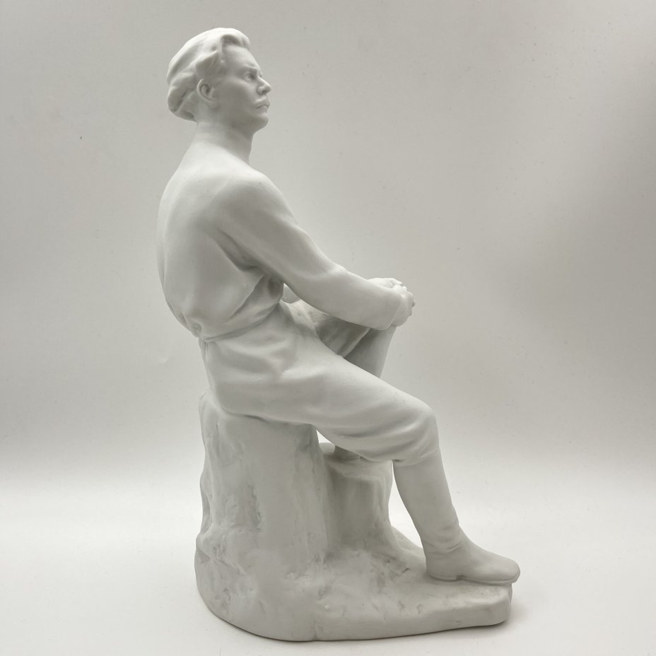 Статуэтка "Максим Горький", автор В.Г. Стамов, бисквит, Ленинградский фарфоровый завод (ЛФЗ), СССР, 1950-1960 гг.