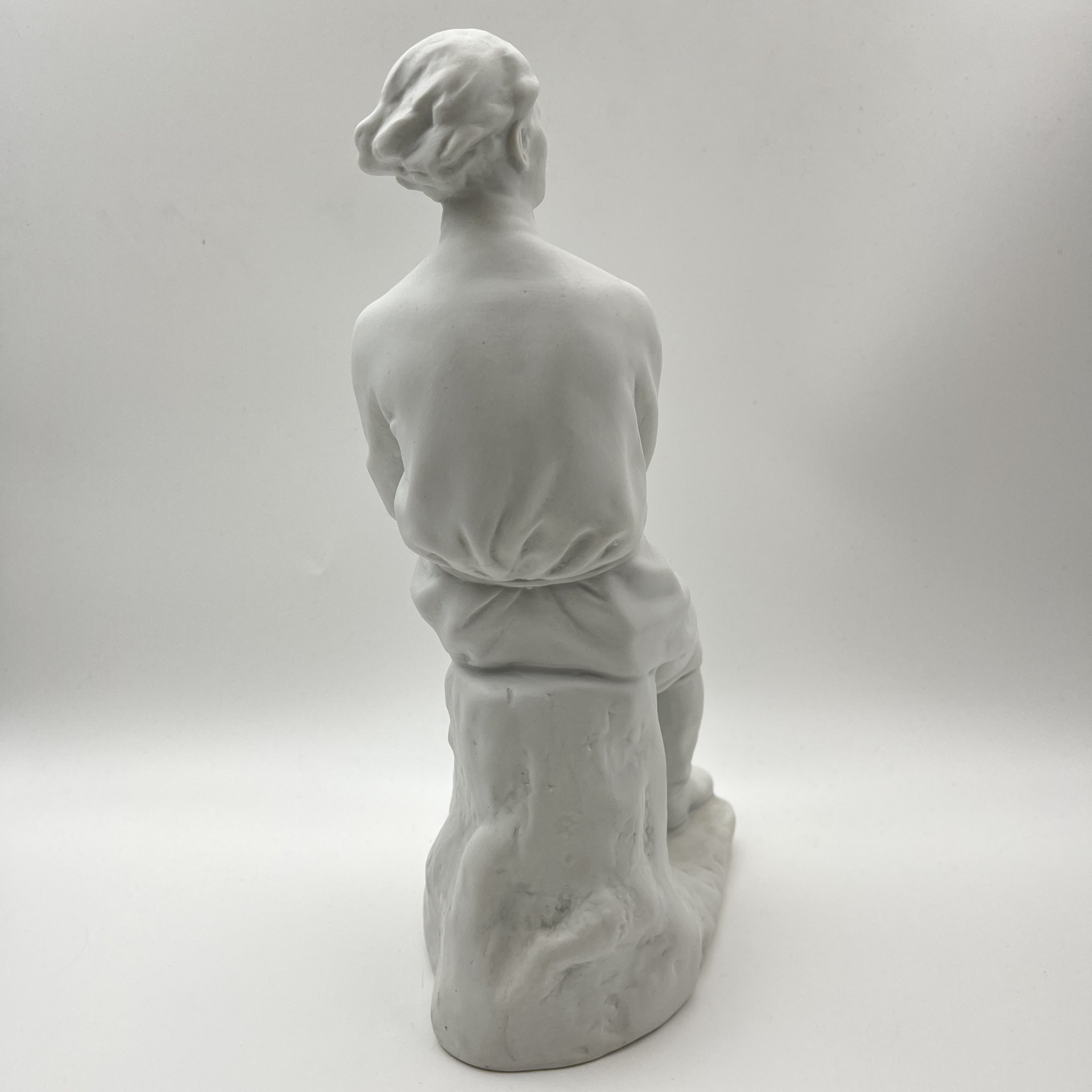 Статуэтка "Максим Горький", автор В.Г. Стамов, бисквит, Ленинградский фарфоровый завод (ЛФЗ), СССР, 1950-1960 гг.