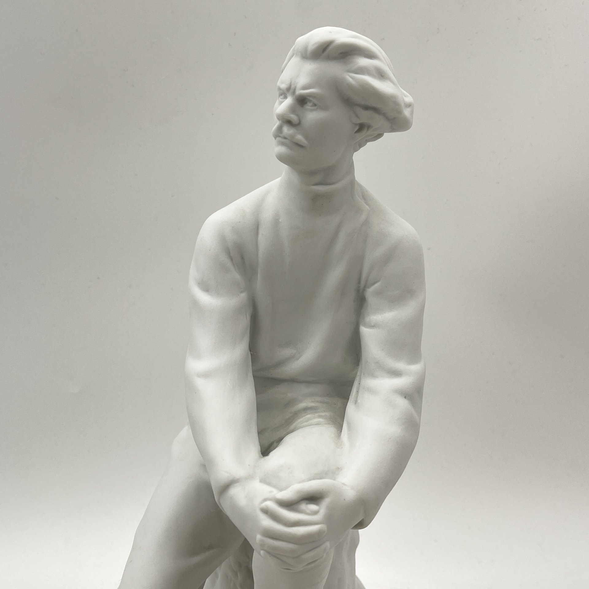 Статуэтка "Максим Горький", автор В.Г. Стамов, бисквит, Ленинградский фарфоровый завод (ЛФЗ), СССР, 1950-1960 гг.