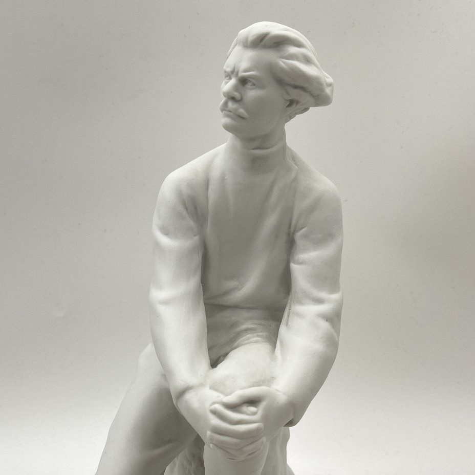 Статуэтка "Максим Горький", автор В.Г. Стамов, бисквит, Ленинградский фарфоровый завод (ЛФЗ), СССР, 1950-1960 гг.