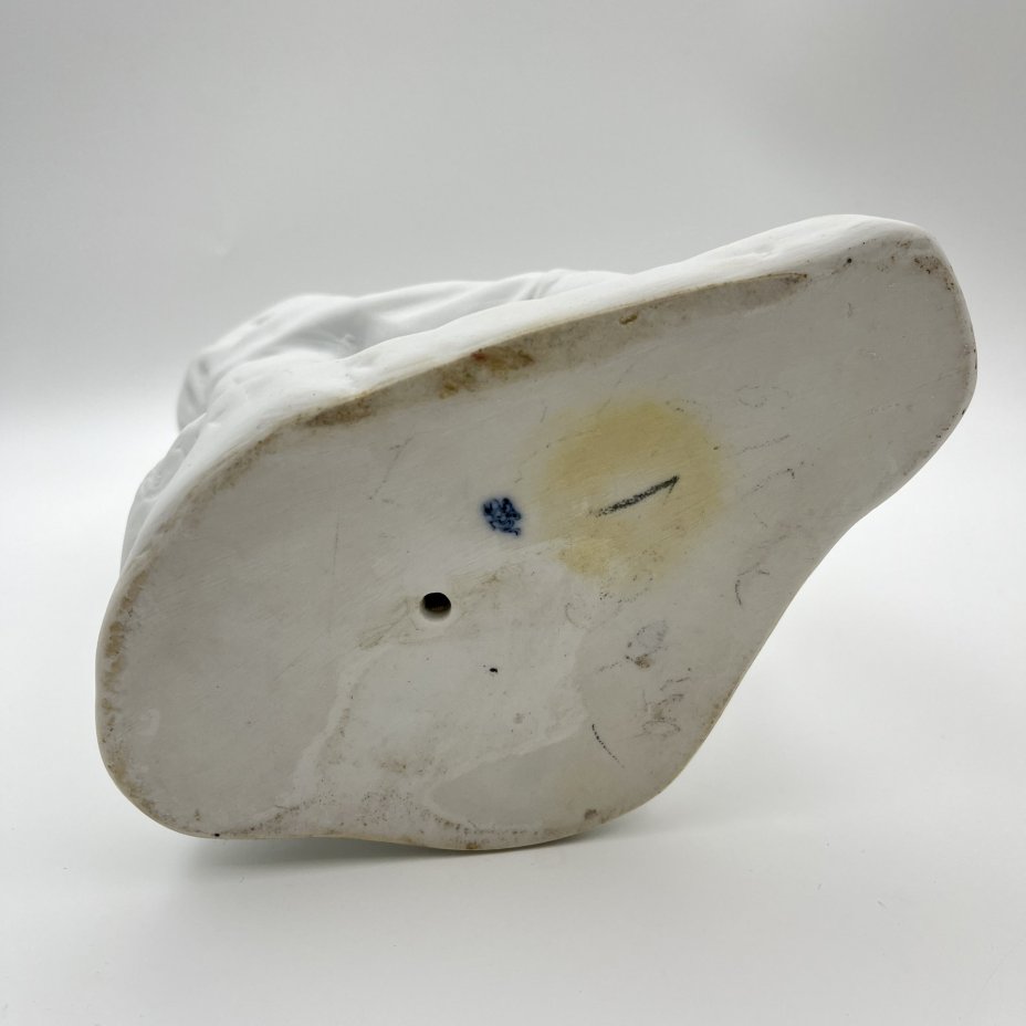 Статуэтка "Максим Горький", автор В.Г. Стамов, бисквит, Ленинградский фарфоровый завод (ЛФЗ), СССР, 1950-1960 гг.