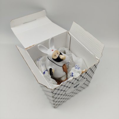 Статуэтка "Русский партизан №1" в оригинальной коробке, автор В.А. Голубев, фарфор, роспись, картон, Императорский фарфоровый завод (ИФЗ), Российская Федерация, 2004 г.