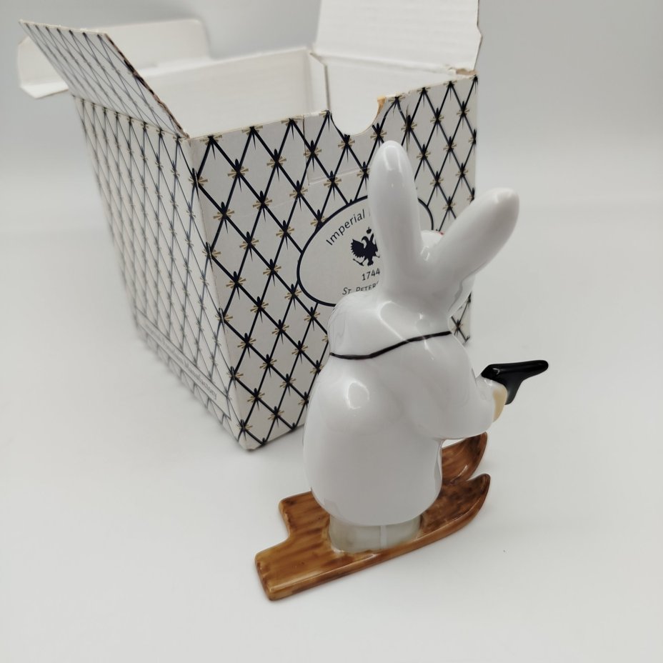 Статуэтка "Русский партизан №1" в оригинальной коробке, автор В.А. Голубев, фарфор, роспись, картон, Императорский фарфоровый завод (ИФЗ), Российская Федерация, 2004 г.