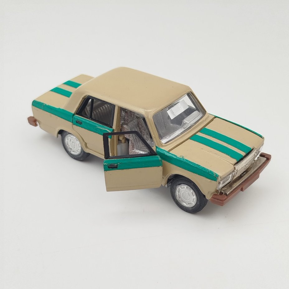 Модель автомобиля "ВАЗ-2107", авторский