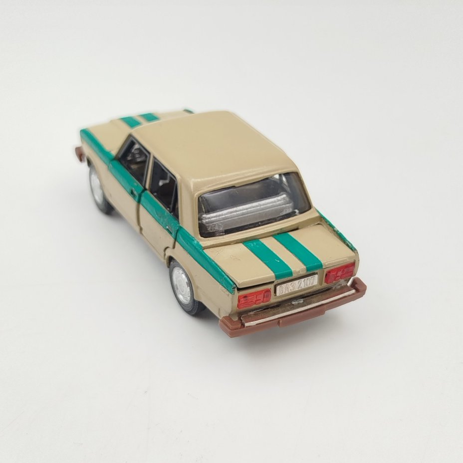 Модель автомобиля "ВАЗ-2107", авторский
