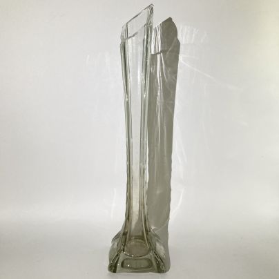 Ваза формы "Берц" для одного цветка, стекло, выдувание, резьба, СССР, 1930-1950 гг.